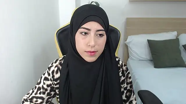 chaymae nah  online show from 03-21-25, 03:35