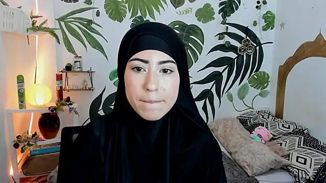 chaymae nah  online show from 10-10-25, 03:16