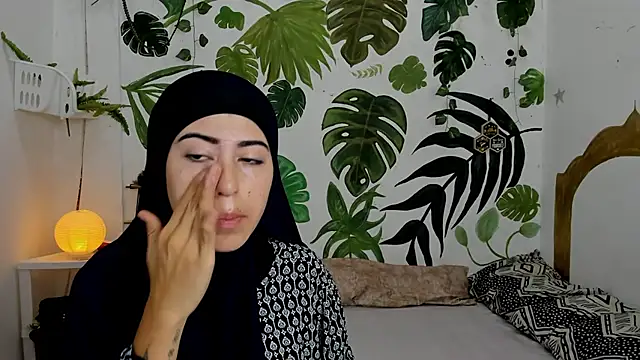 chaymae nah  online show from 10-11-25, 12:32