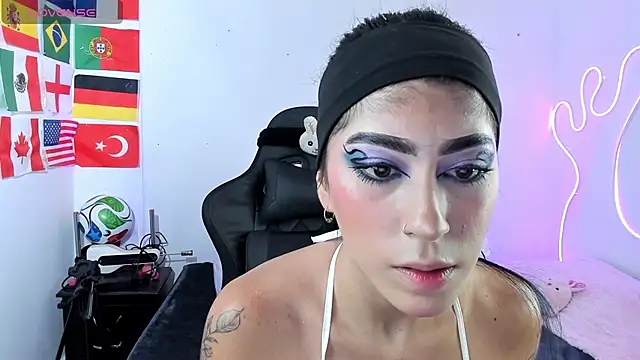 Snapshot of chaymae_nah_ chatting on 06-23-26, 12:52 chaymae nah online show from 06-23-26, 12:52
