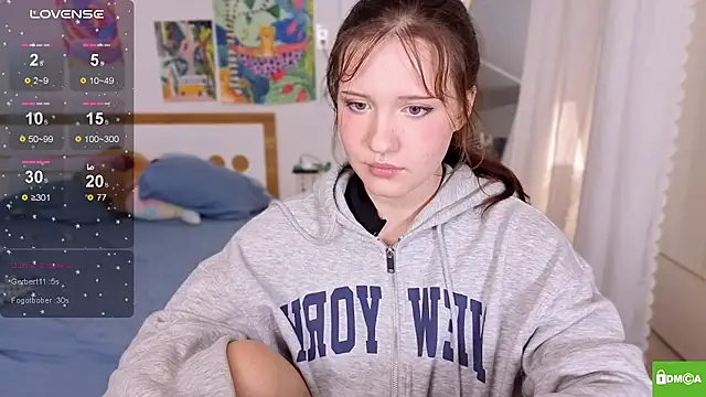 HanahCute online show from 11-21-25, 01:32