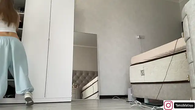 Snapshot of diffgirls2 chatting on 09-26-25, 09:24 diffgirls2 online show from 09-26-25, 09:24