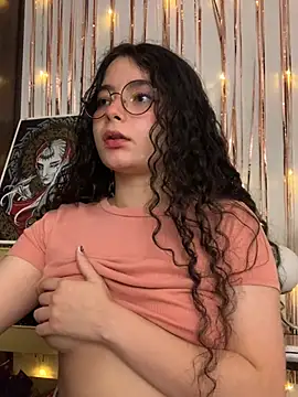 Snapshot of Antoniart_ chatting on 01-12-25, 02:45 Antoniart online show from 01-12-25, 02:45