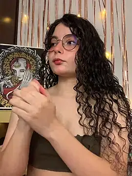 Snapshot of Antoniart_ chatting on 01-22-25, 02:48 Antoniart online show from 01-22-25, 02:48