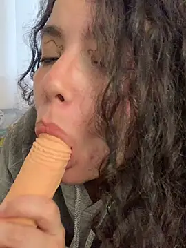 Snapshot of Antoniart_ chatting on 02-16-25, 11:27 Antoniart online show from 02-16-25, 11:27