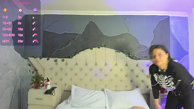 AmberGreyy  online show from 12-04-25, 05:54