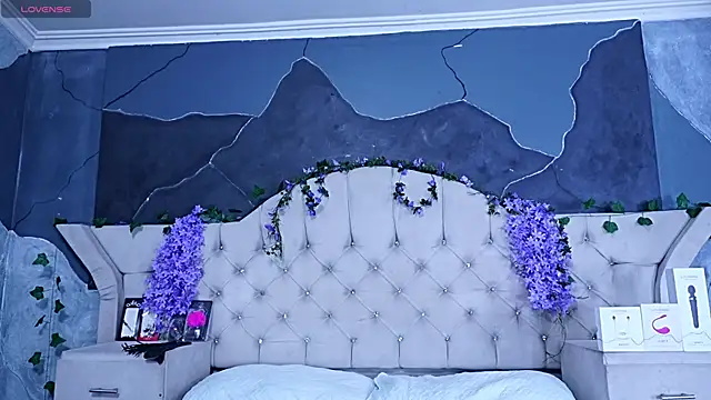 Snapshot of AmberGreyy_ chatting on 06-18-26, 07:51 AmberGreyy online show from 06-18-26, 07:51