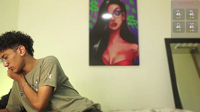 Snapshot of harrytwink18 chatting on 12-06-24, 01:33 harrytwink18 online show from 12-06-24, 01:33