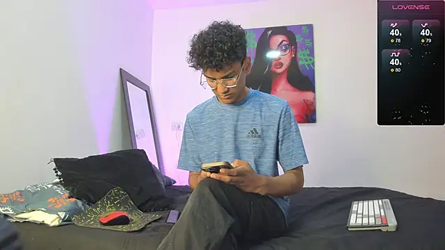 Snapshot of harrytwink18 chatting on 03-10-25, 02:16 harrytwink18 online show from 03-10-25, 02:16