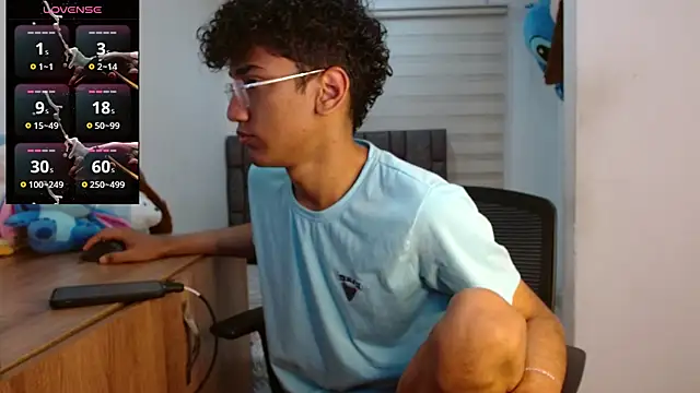 Snapshot of harrytwink18 chatting on 09-16-25, 02:29 harrytwink18 online show from 09-16-25, 02:29