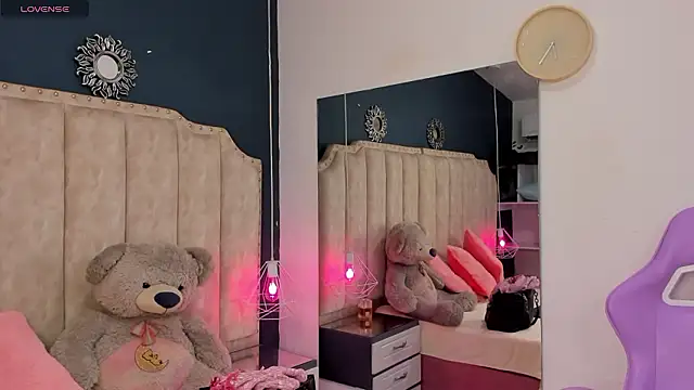 IsabellaBromsS online show from 12-08-24, 07:22