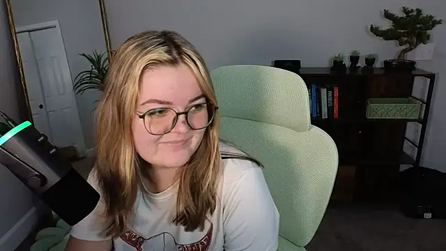 Snapshot of rodeobrii chatting on 09-18-25, 02:57 rodeobrii online show from 09-18-25, 02:57