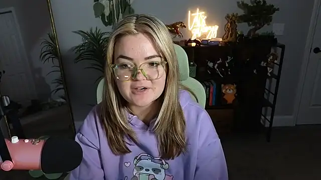 Snapshot of rodeobrii chatting on 10-20-25, 01:06 rodeobrii online show from 10-20-25, 01:06