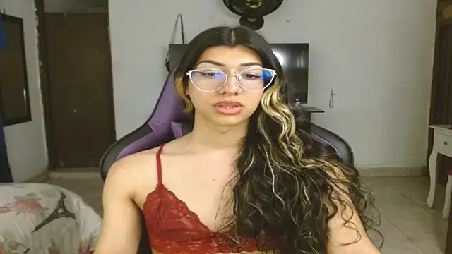 engielphoenis14 online show from 02-04-25, 12:33