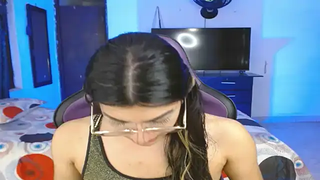 engielphoenis14 online show from 03-11-25, 06:32