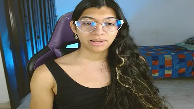 engielphoenis14 online show from 11-30-25, 12:14