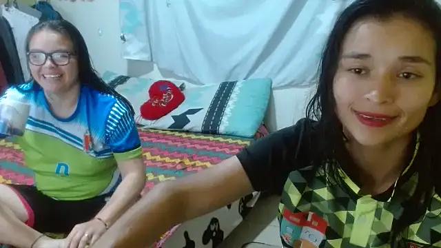 Snapshot of clayre_and_jill chatting on 09-09-25, 03:39 clayre and jill online show from 09-09-25, 03:39