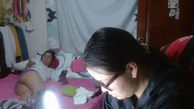 Snapshot of clayre_and_jill chatting on 10-08-25, 01:25 clayre and jill online show from 10-08-25, 01:25