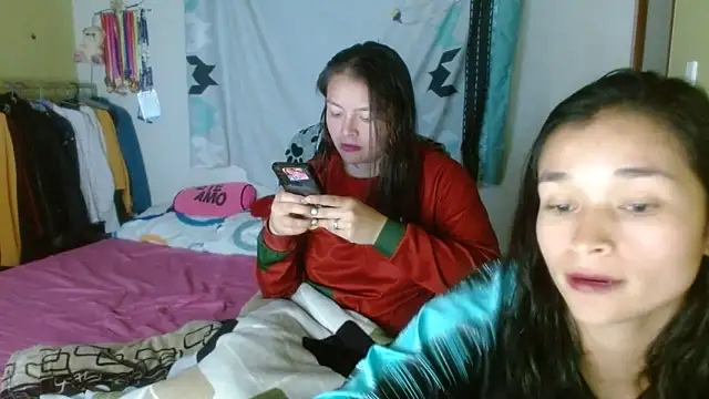 Snapshot of clayre_and_jill chatting on 10-17-25, 01:42 clayre and jill online show from 10-17-25, 01:42