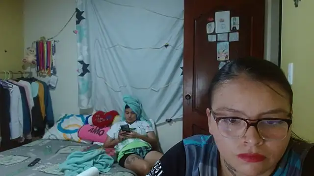 Snapshot of clayre_and_jill chatting on 11-12-25, 04:35 clayre and jill online show from 11-12-25, 04:35