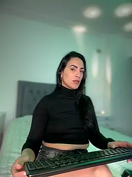 Snapshot of alessandra-a chatting on 05-19-26, 02:40 alessandra-a online show from 05-19-26, 02:40