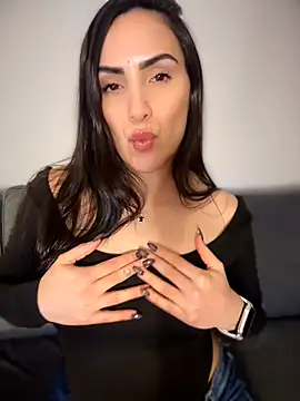 Snapshot of alessandra-a chatting on 07-02-26, 03:17 alessandra-a online show from 07-02-26, 03:17