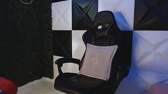 Dani cumboy online show from 02-18-25, 02:05