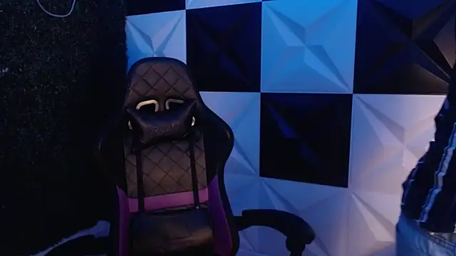 Dani cumboy online show from 02-25-25, 03:20