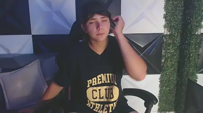 Dani cumboy online show from 03-21-25, 02:28