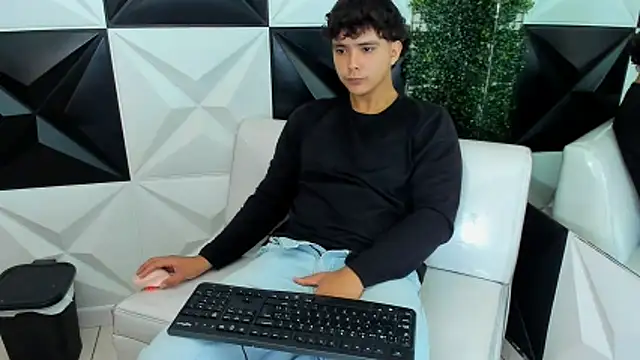 Dani cumboy online show from 11-26-25, 01:45