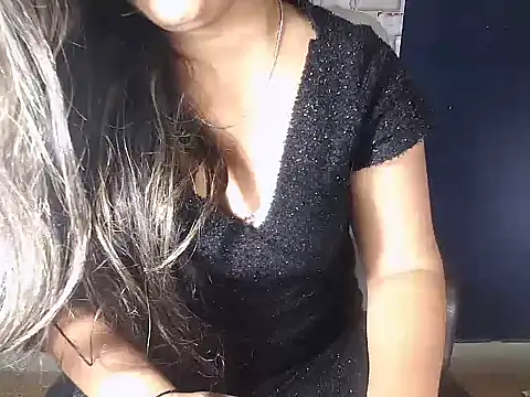 Snapshot of Hot_Naina- chatting on 12-19-24, 06:12 Hot Naina- online show from 12-19-24, 06:12