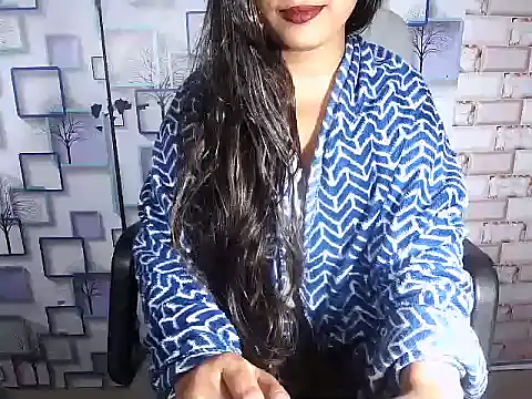 Snapshot of Hot_Naina- chatting on 01-24-25, 10:32 Hot Naina- online show from 01-24-25, 10:32