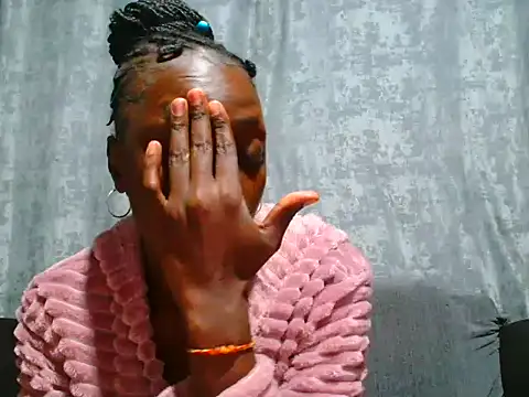 Snapshot of VANESAAMBER23 chatting on 07-01-26, 12:23 VANESAAMBER23 online show from 07-01-26, 12:23
