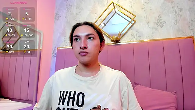 TomLondon  online show from 12-22-25, 03:20