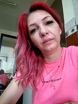 Snapshot of Evadesirex46 chatting on 06-25-26, 05:23 Evadesirex46 online show from 06-25-26, 05:23