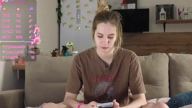 Girl alone home online show from 02-20-25, 06:24