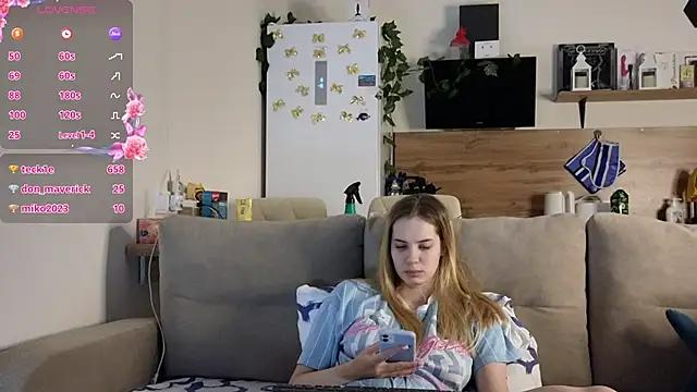 Girl alone home online show from 03-02-25, 04:39