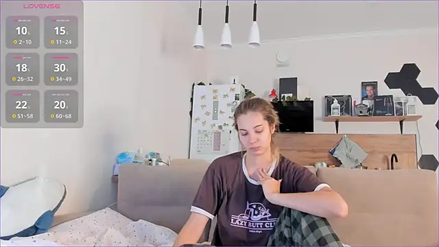 Girl alone home online show from 09-12-25, 03:39