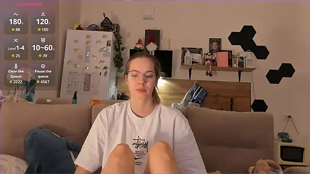 Girl alone home online show from 01-12-26, 01:22