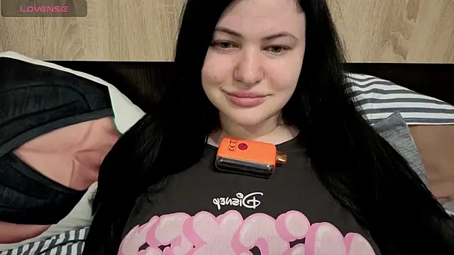 Snapshot of German_Eva chatting on 05-13-26, 07:11 German Eva online show from 05-13-26, 07:11
