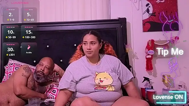 MrAndMrsCrook online show from 10-05-25, 01:37