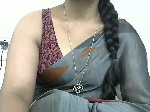 Snapshot of rashmika_reddy chatting on 09-15-25, 05:29 rashmika reddy online show from 09-15-25, 05:29