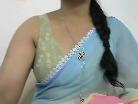 Snapshot of rashmika_reddy chatting on 10-24-25, 05:31 rashmika reddy online show from 10-24-25, 05:31