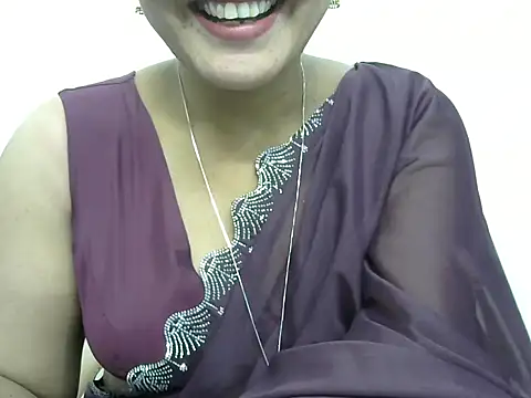 Snapshot of rashmika_reddy chatting on 04-21-26, 05:39 rashmika reddy online show from 04-21-26, 05:39
