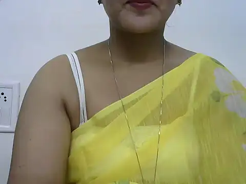Snapshot of rashmika_reddy chatting on 04-30-26, 12:22 rashmika reddy online show from 04-30-26, 12:22