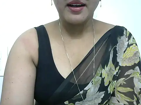Snapshot of rashmika_reddy chatting on 05-23-26, 04:33 rashmika reddy online show from 05-23-26, 04:33