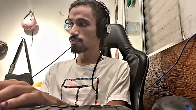 hotcamboy420 online show from 02-01-25, 06:21