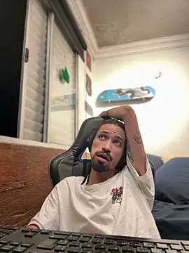 hotcamboy420 online show from 02-28-25, 04:54