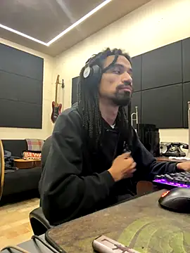 hotcamboy420 online show from 11-17-25, 05:24