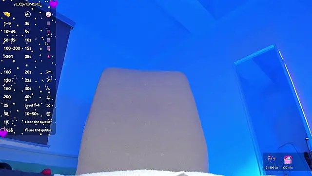 Snapshot of laura-hills18 chatting on 03-21-26, 09:18 laura-hills18 online show from 03-21-26, 09:18